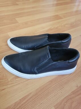 Women's Black Slip-On Casual Sneakers - White Sole, Kenneth Cole